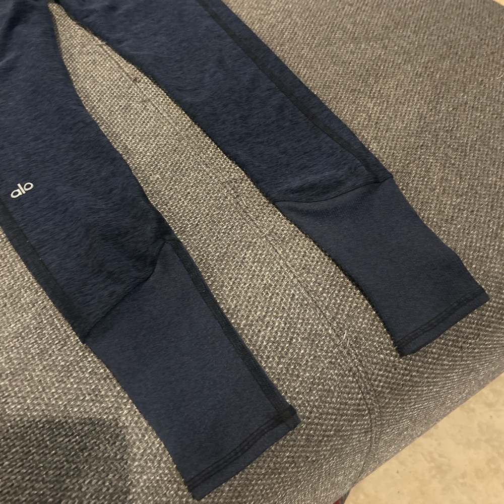 ALO Yoga 7/8 High Waisted Airlift Navy Leggings - Picture 5 of 7
